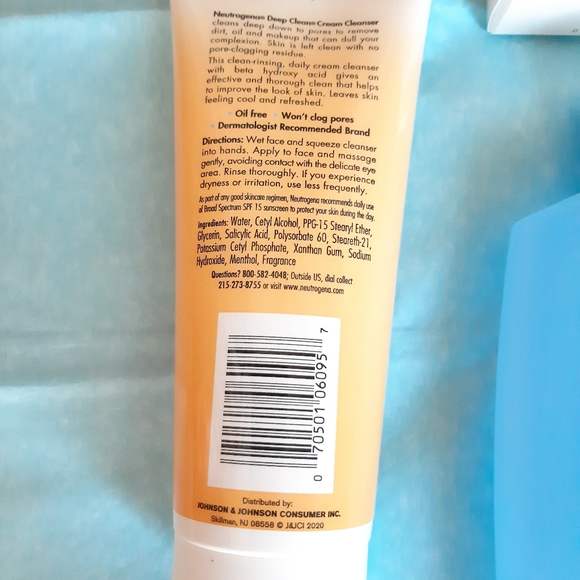 Neutrogena Skincare Bundle - Picture 12 of 13